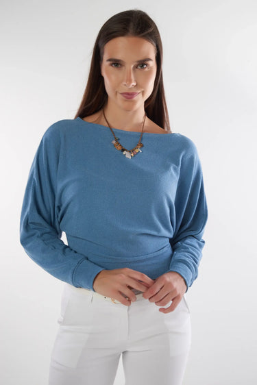 Magasinez le haut à manches chauve-souris de la nouvelle collection de la Boutique Colori - Shop the batwing sleeve top from new collection from Boutique Colori