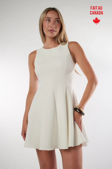 Magasinez la robe courte élégante de la nouvelle collection de la Boutique Colori - Shop the short elegant dress from new collection from Boutique Colori