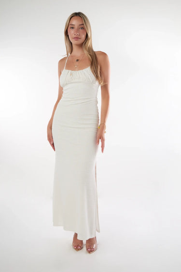 Magasinez la robe élégante à dos ouvert de la nouvelle collection de la Boutique Colori - Shop the elegant dress with open back from new collection from Boutique Colori