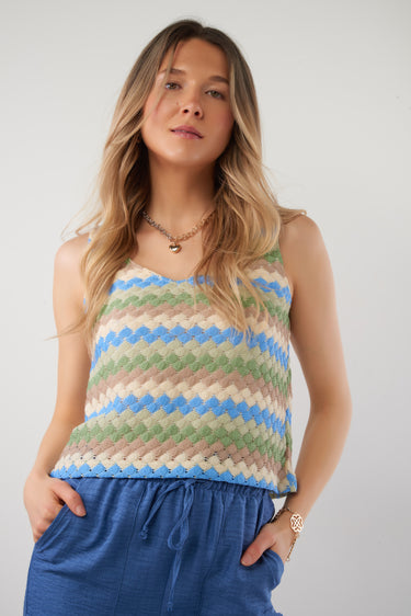 Magasinez la camisole courte en crochet de Colori - Shop the short crochet camisole from Colori
