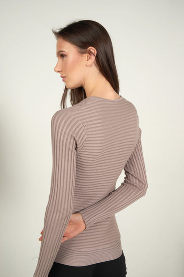 Magasinez le chandail col en V avec demi zip de Colori - Shop the half-zip V-neck top from Colori
