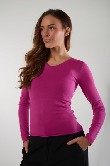 Magasinez le chandail à col en V de Colori - Shop the V-neck top from Colori
