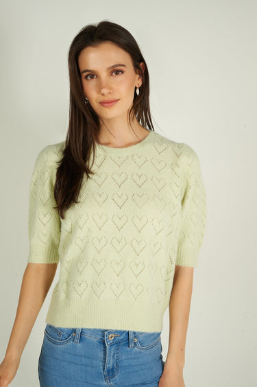 Magasinez le chandail duveteux avec coeurs de Colori - Shop the fuzzy sweater with hearts from Colori