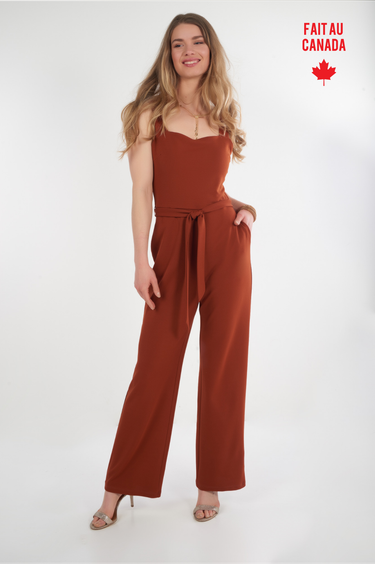 Magasinez la combinaison à bretelles larges de Colori - Shop the large straps jumpsuit from Colori