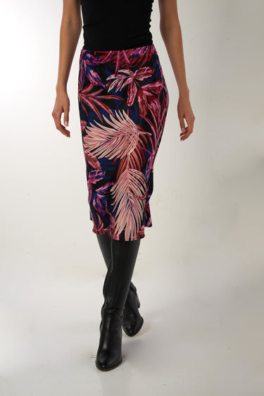 Magasinez la jupe midi en satin imprimée de Colori - Shop the printed satin midi skirt from Colori