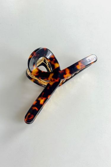 Magasinez la pince à cheveux élégante de la nouvelle collection de la Boutique Colori - Shop the elegant hair clip from the new collection at Boutique Colori.