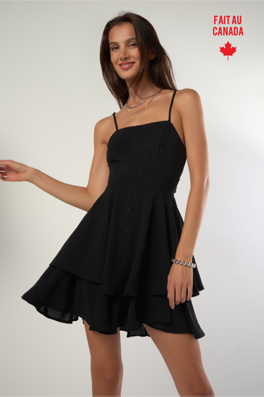 Magasinez la robe de Noël à volants de Colori - Shop the christmas ruffled dress from Colori