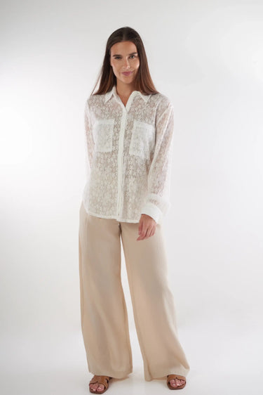 Magasinez la blouse en dentelle de la nouvelle collection de la Boutique Colori - Shop the lace blouse from new collection from Boutique Colori