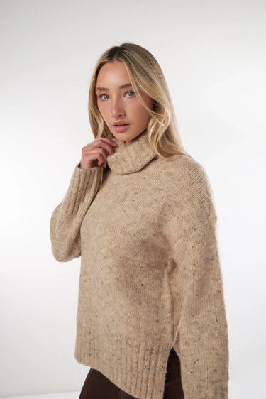 Magasinez le chandail à col roulé de la nouvelle collection de la Boutique Colori - Shop the turtleneck sweater from new collection from Boutique Colori