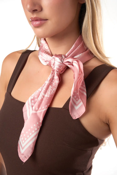 Magasinez le foulard élégant de la nouvelle collection de la Boutique Colori - Shop the elegant scarf from new collection from Boutique Colori