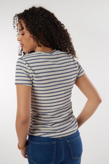 Magasinez le haut à manches courtes de la nouvelle collection de la Boutique Colori - Shop the short-sleeved top from new collection from Boutique Colori