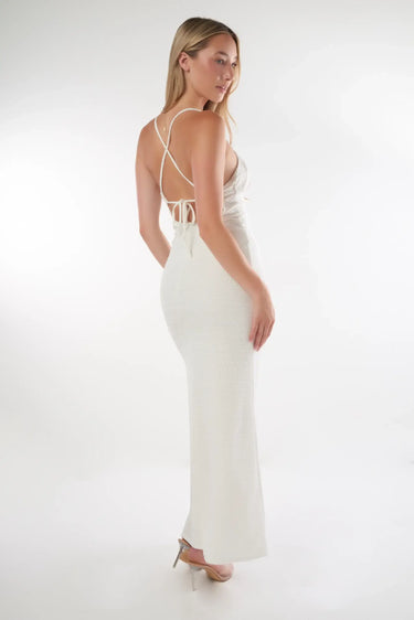 Magasinez la robe élégante à dos ouvert de la nouvelle collection de la Boutique Colori - Shop the elegant dress with open back from new collection from Boutique Colori