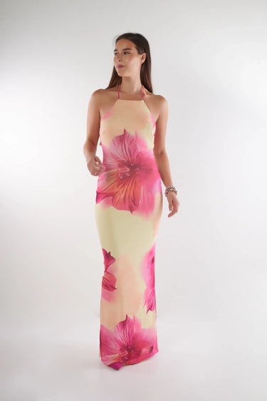 Magasinez la robe élégante à dos ouvert de la nouvelle collection de la Boutique Colori - Shop the elegant dress with open back from new collection from Boutique Colori