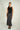 Magasinez la jupe midi en satin de Colori - Shop the satin midi skirt from Colori