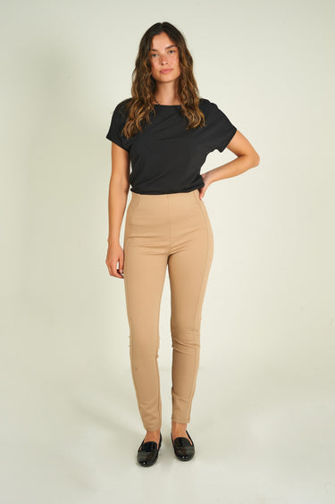 Magasinez le pantalon étroit à enfiler de Colori - Shop the pull-on pant from Colori