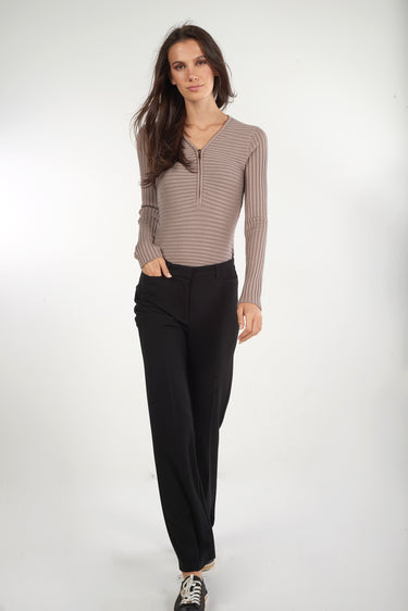 Magasinez le pantalon propre à jambe droite de Colori - Shop the straight-leg dress pants from Colori