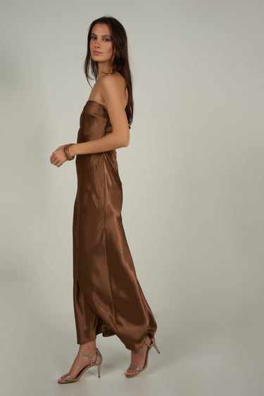 Magasinez la robe bustier en satin de Colori - Shop the satin bustier dress from Colori
