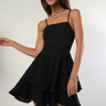 Magasinez la robe de Noël à volants de Colori - Shop the christmas ruffled dress from Colori