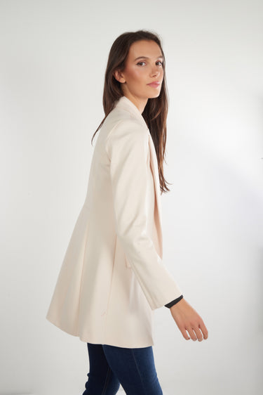 Magasinez le veston long de Colori - Shop the long blazer from Colori